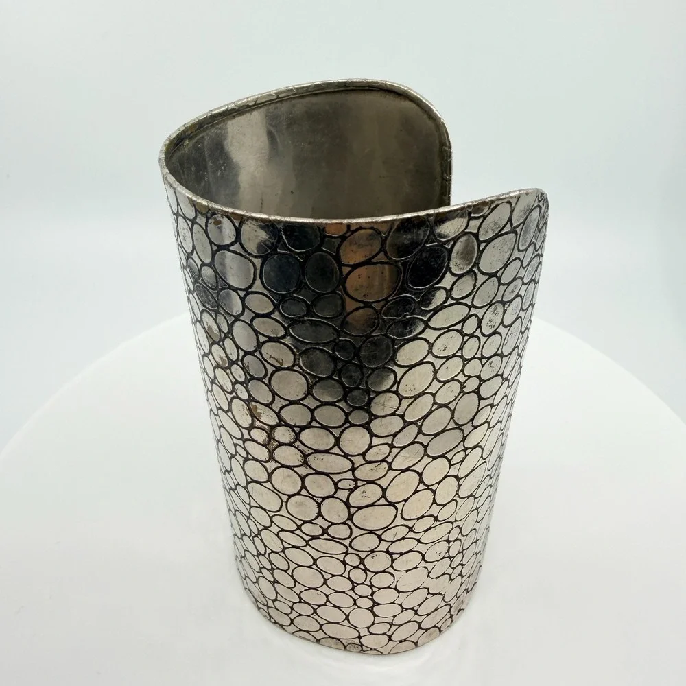 Vintage Silver Tone Tall Cuff Bracelet Embossed Pebble Pattern Modernist‎ Retro